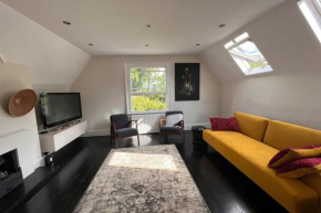 Stylish 1 Bedroom Top Floor Apartment in Highgate